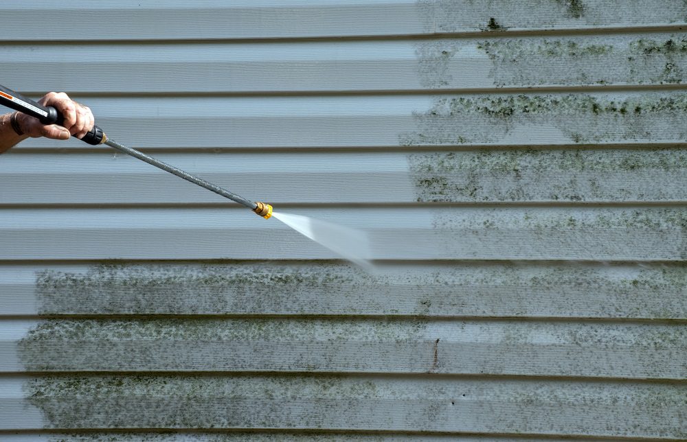 mold removal with exterior cleaning using power washing